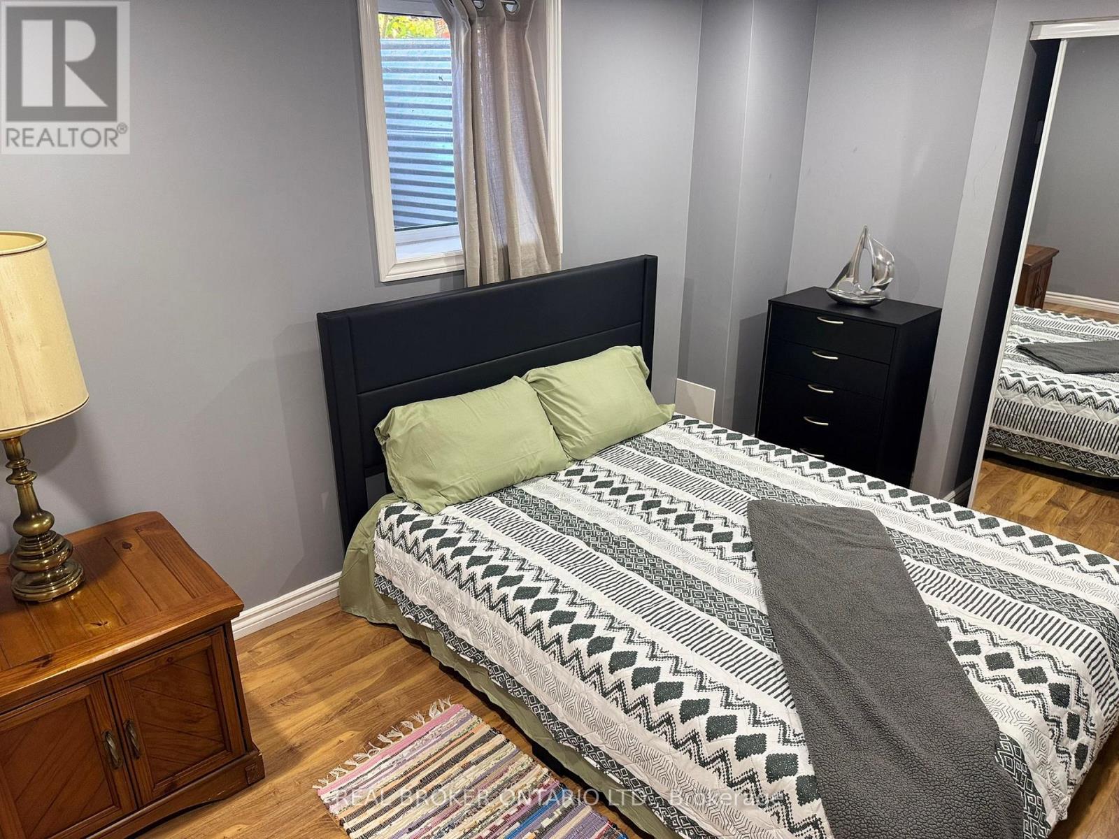 210 Miller Drive, Halton Hills, Ontario  L7G 6N3 - Photo 10 - W12542472