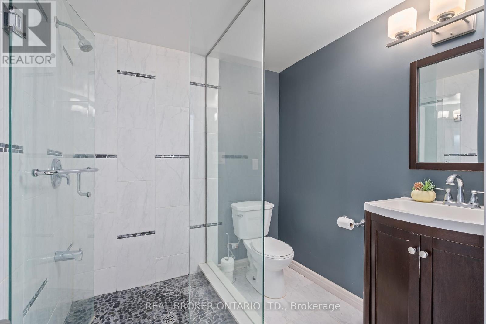 210 Miller Drive, Halton Hills, Ontario  L7G 6N3 - Photo 12 - W12542472