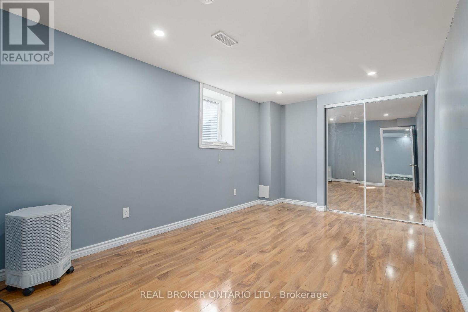 210 Miller Drive, Halton Hills, Ontario  L7G 6N3 - Photo 11 - W12542472