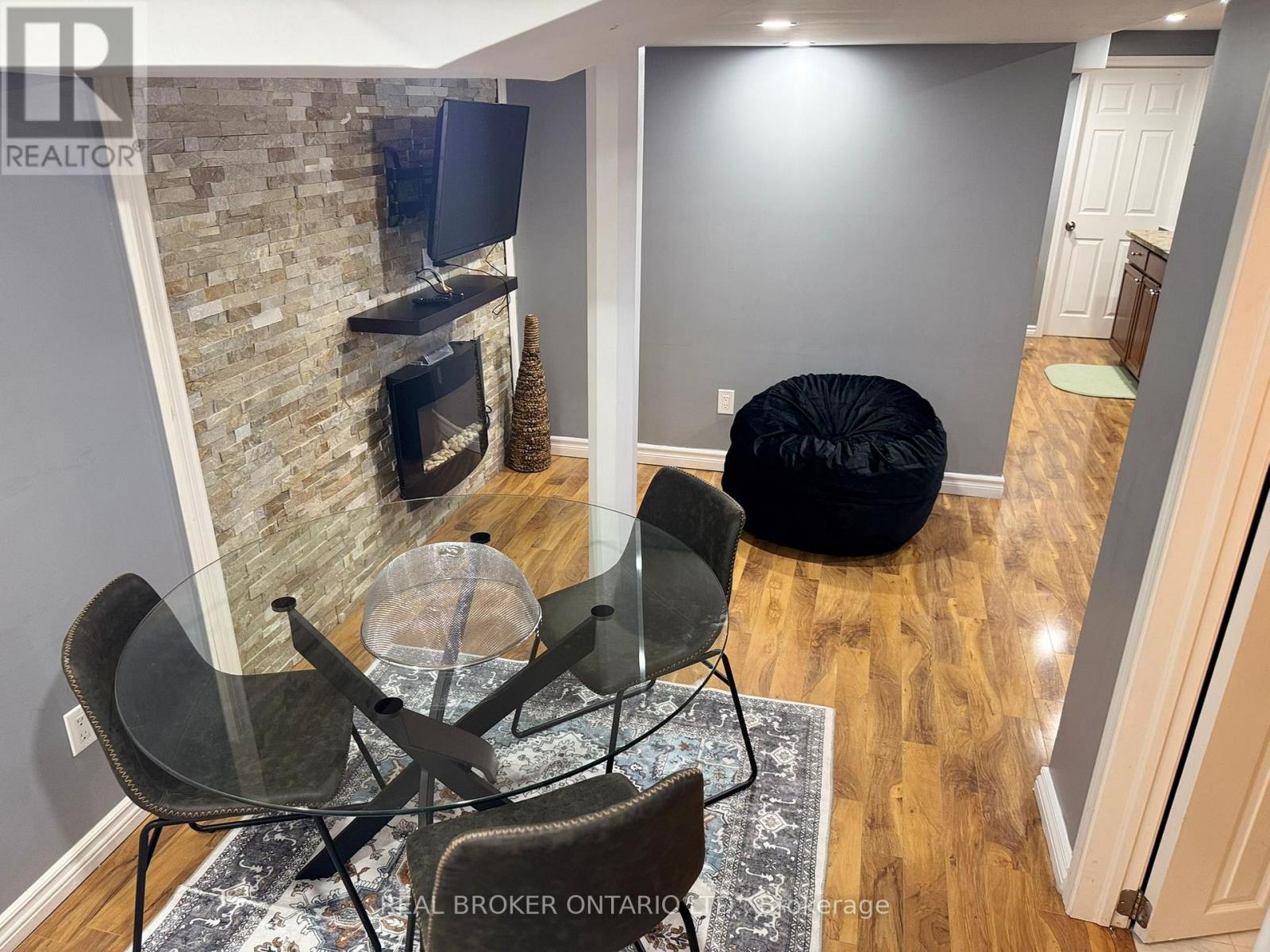 210 Miller Drive, Halton Hills, Ontario  L7G 6N3 - Photo 14 - W12542472