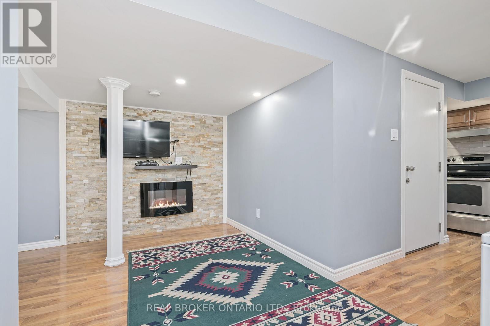 210 Miller Drive, Halton Hills, Ontario  L7G 6N3 - Photo 16 - W12542472