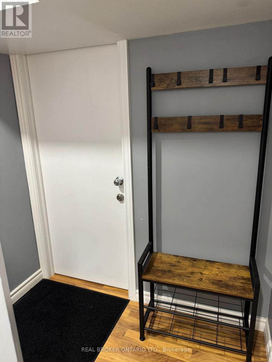 210 Miller Drive, Halton Hills, Ontario  L7G 6N3 - Photo 17 - W12542472