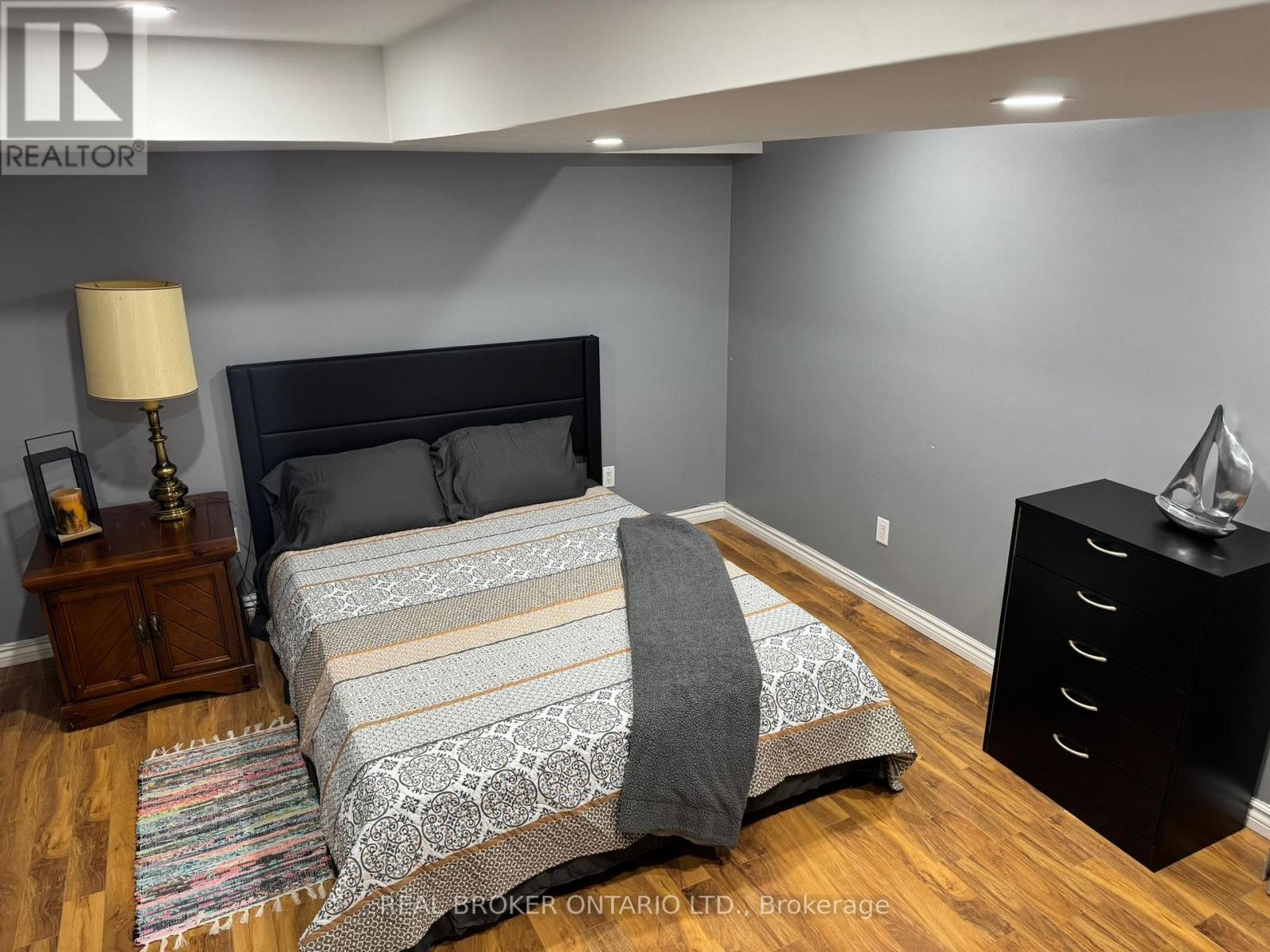 210 Miller Drive, Halton Hills, Ontario  L7G 6N3 - Photo 9 - W12542472