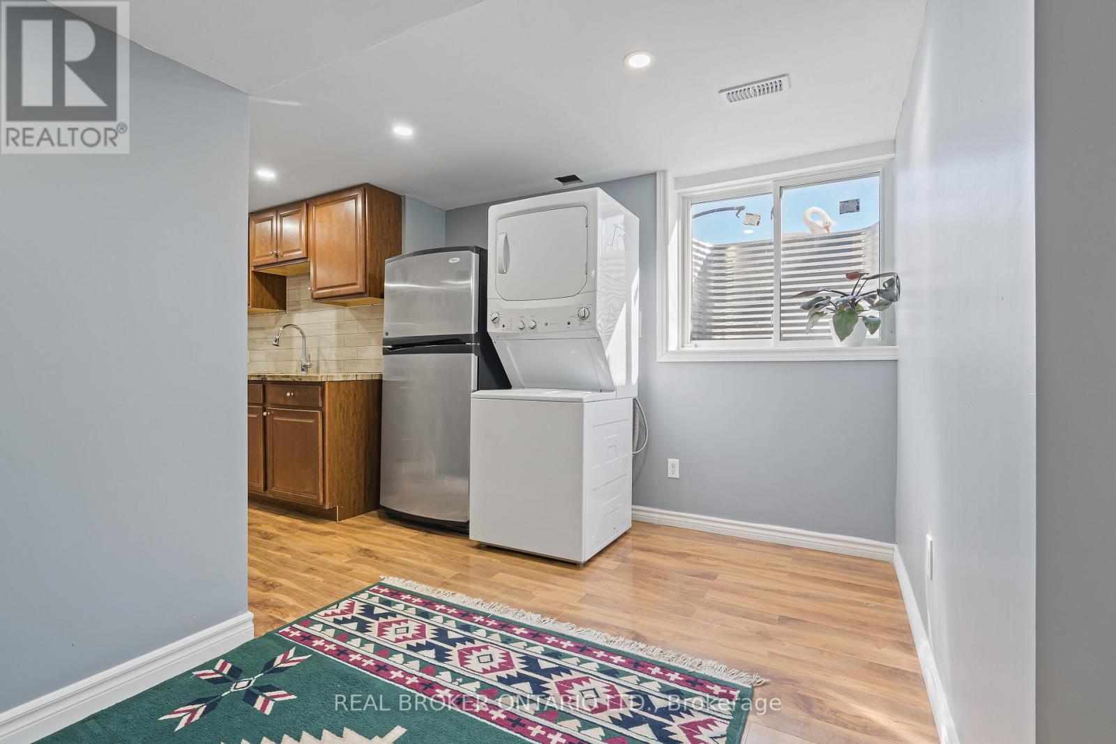 210 Miller Drive, Halton Hills, Ontario  L7G 6N3 - Photo 4 - W12542472