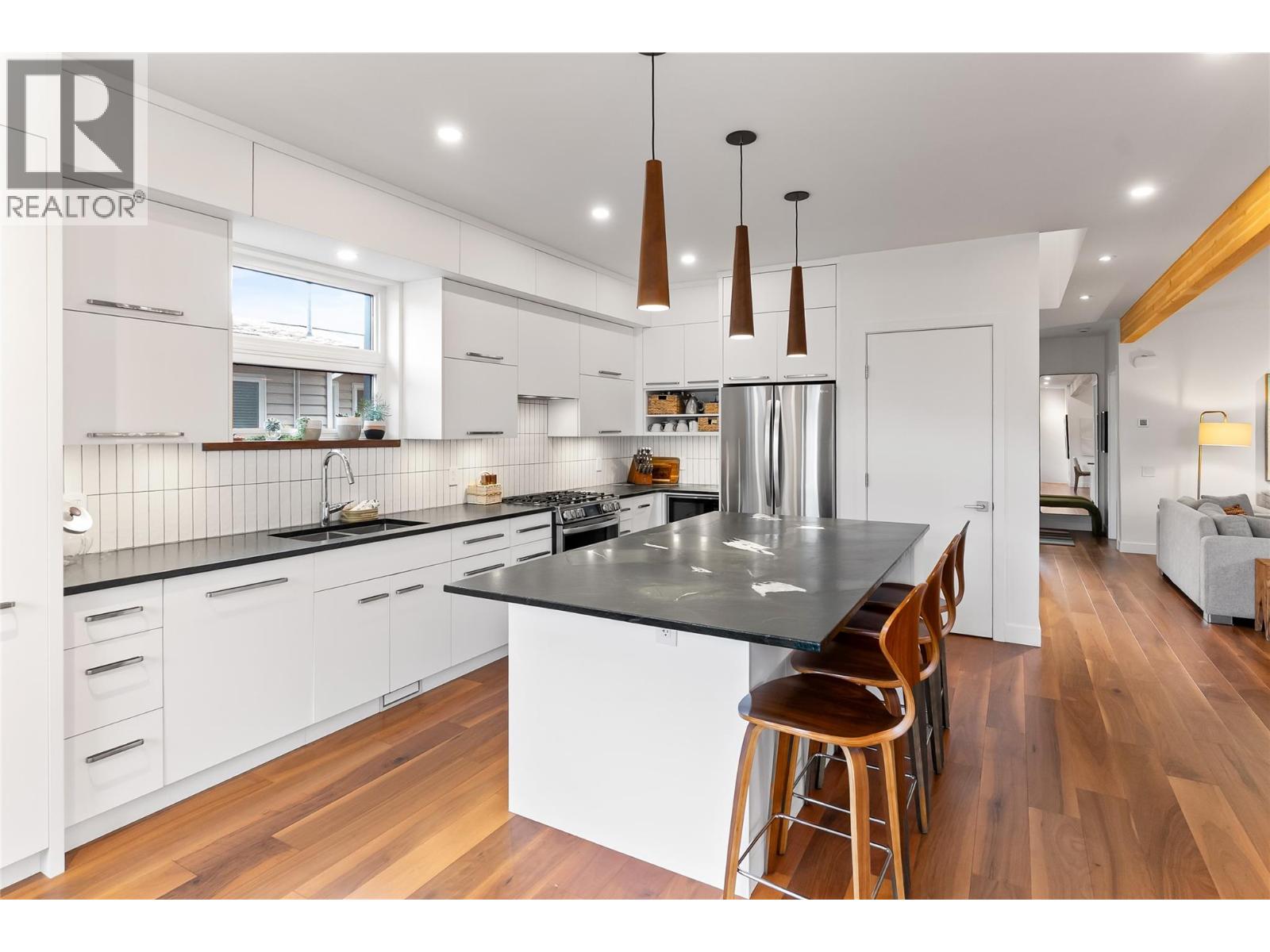 930 Cawston Avenue, Kelowna, British Columbia  V1Y 6Z8 - Photo 8 - 10368812