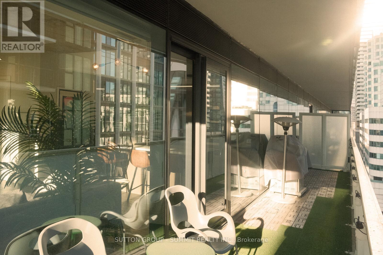 902 - 11 Charlotte Street, Toronto, Ontario  M5V 0M6 - Photo 18 - C12542958