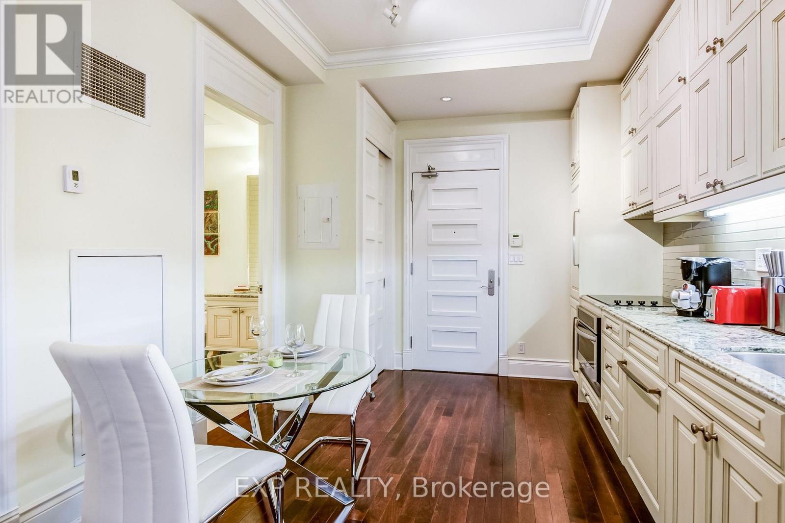 527 - 22 Leader Lane, Toronto, Ontario  M5E 1S5 - Photo 16 - C12542960