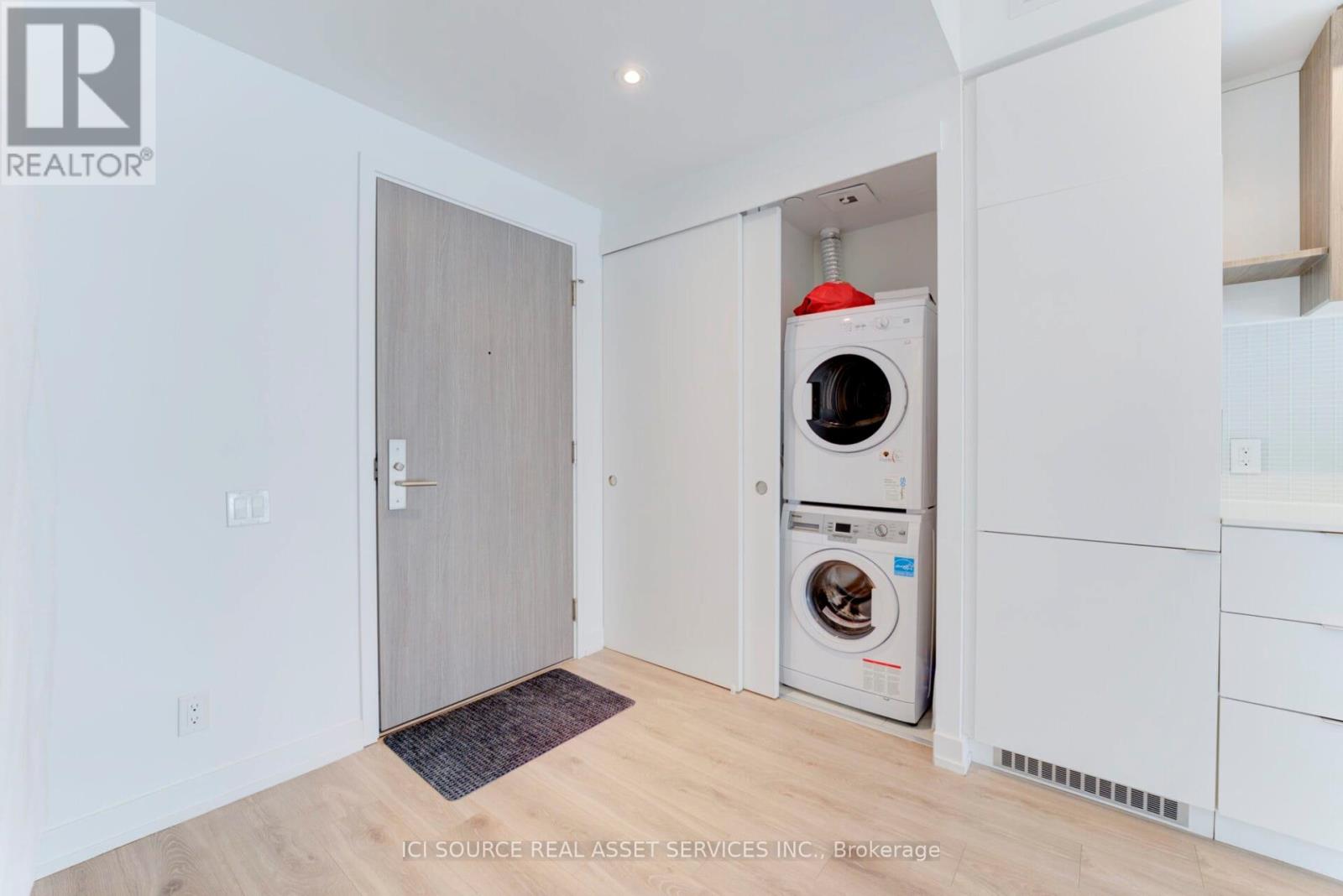 317 - 161 Roehampton Avenue, Toronto, Ontario  M4P 0C8 - Photo 2 - C12542974