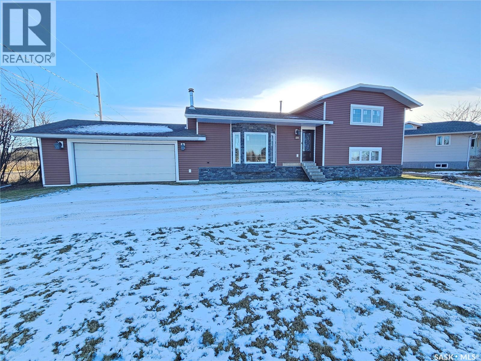 320 9th Avenue E, Meadow Lake, Saskatchewan  S9X 1H1 - Photo 1 - SK023975