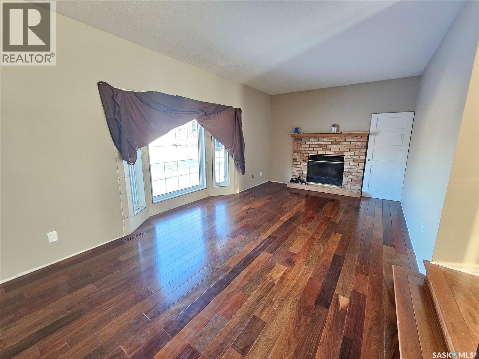 320 9th Avenue E, Meadow Lake, Saskatchewan  S9X 1H1 - Photo 2 - SK023975