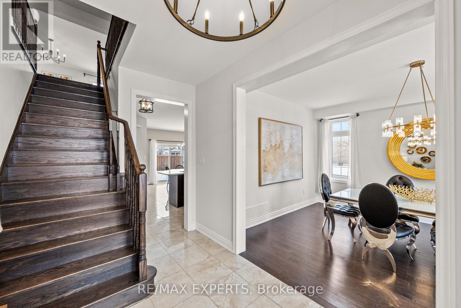 16 Vivian Creek Road, East Gwillimbury, Ontario  L0G 1M0 - Photo 3 - N12542938