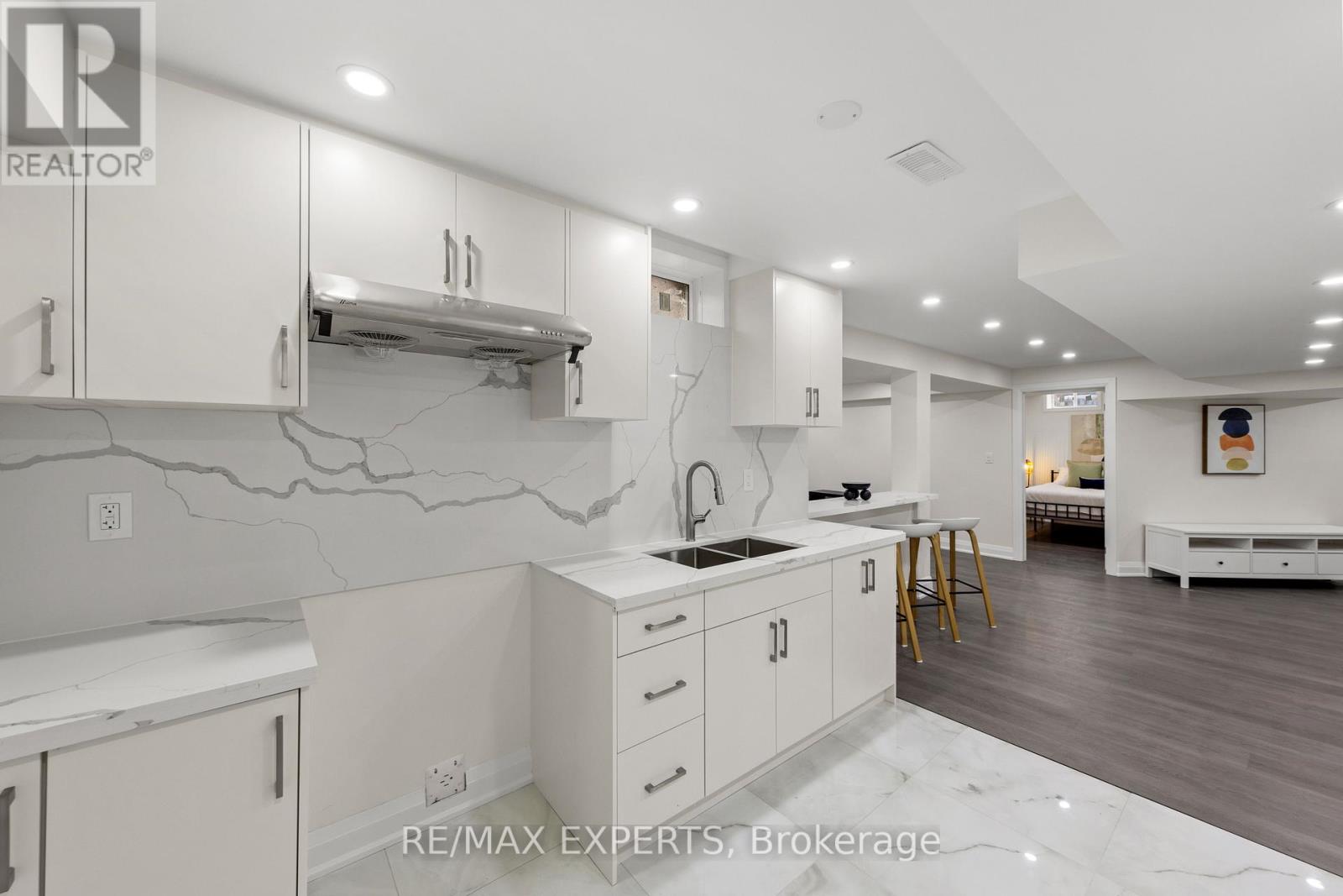 16 Vivian Creek Road, East Gwillimbury, Ontario  L0G 1M0 - Photo 35 - N12542938