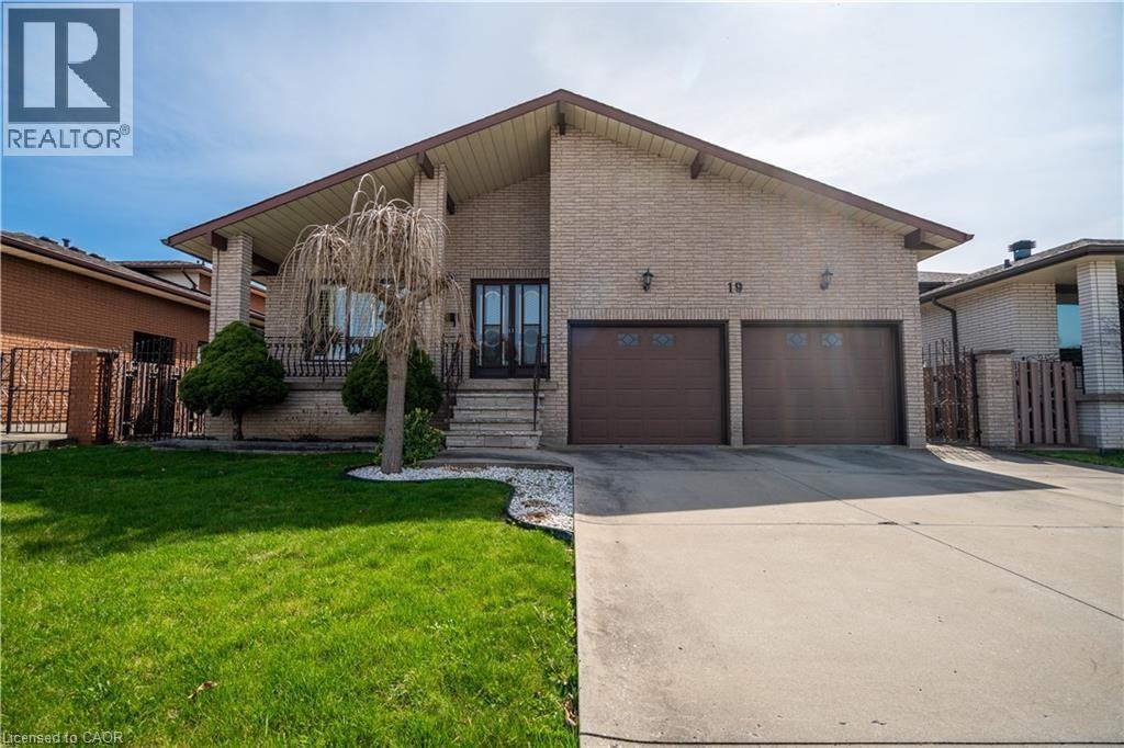 19 PAVAROTTI Court Unit# LOWER, Hamilton, Ontario