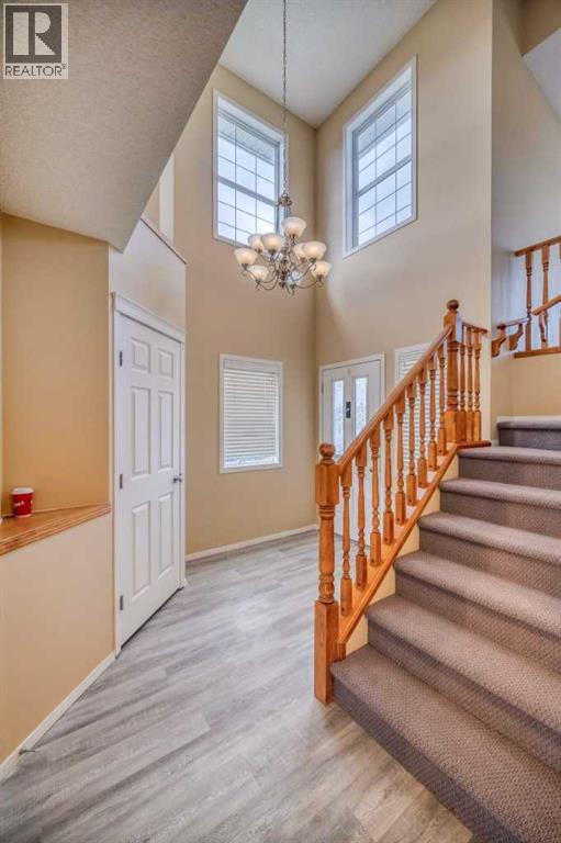 81 Evansmeade Circle Nw, Calgary, Alberta  T3P 1B8 - Photo 3 - A2269899