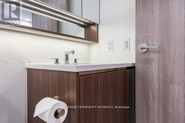 1508 - 38 Widmer Street, Toronto, Ontario  M5V 0P7 - Photo 23 - C12389252