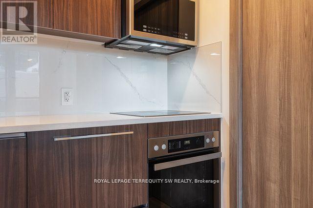 1508 - 38 Widmer Street, Toronto, Ontario  M5V 0P7 - Photo 8 - C12389252