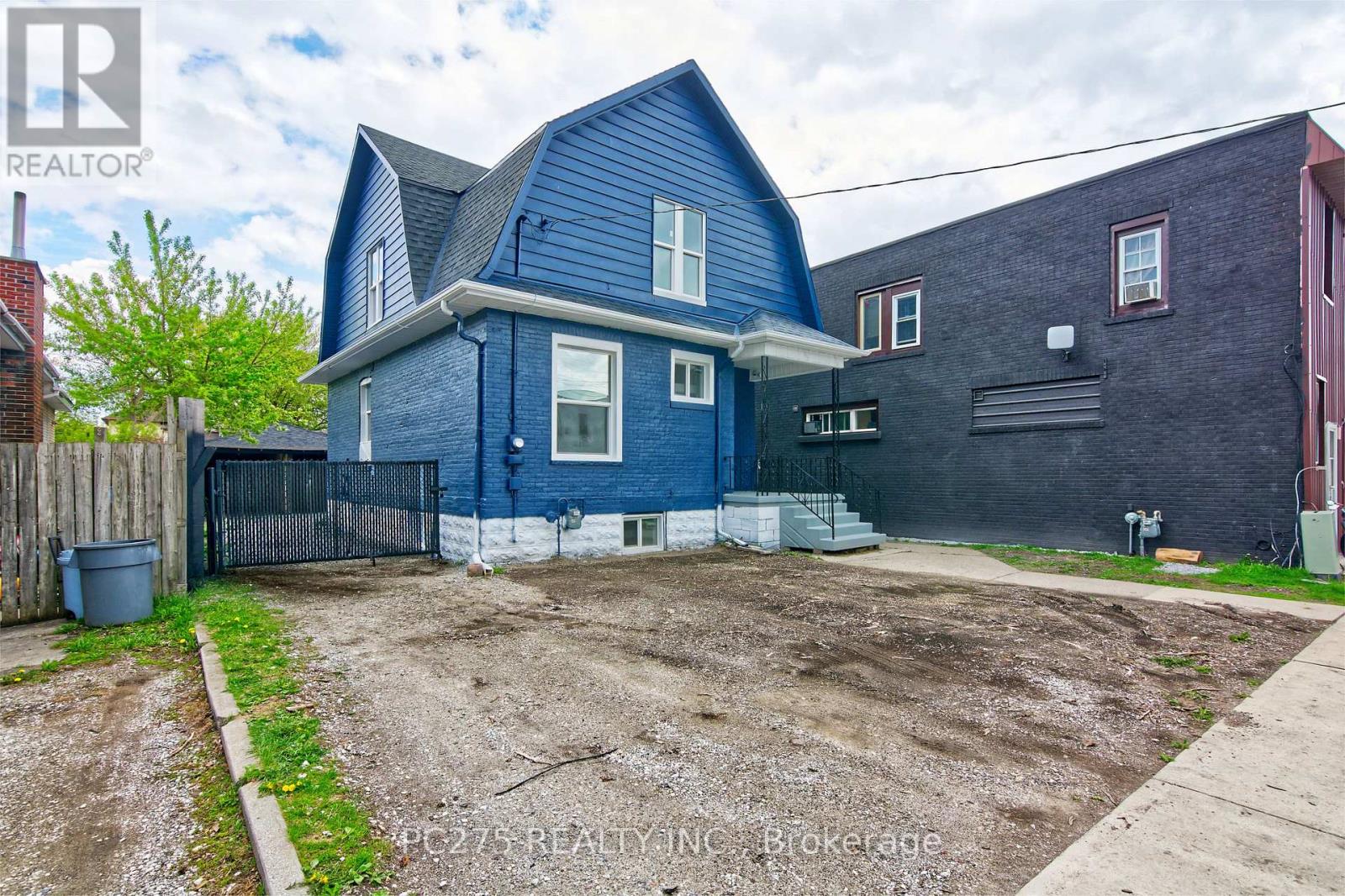 272 Vidal Street S, Sarnia, Ontario  N7T 2T7 - Photo 2 - X12543060