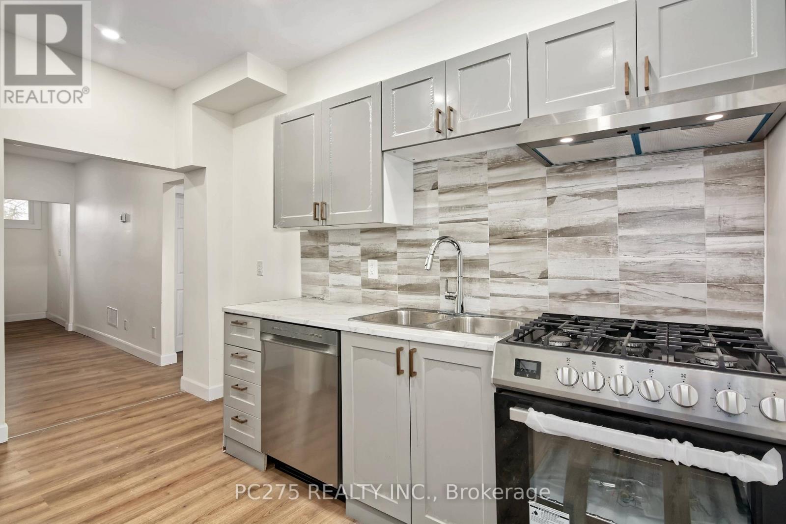 272 Vidal Street S, Sarnia, Ontario  N7T 2T7 - Photo 9 - X12543060