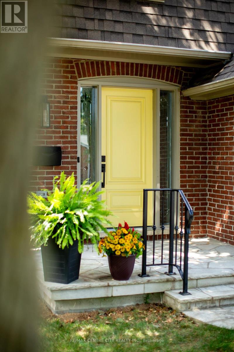 41 Milford Crescent, London North, Ontario  N5X 1A9 - Photo 2 - X12543076