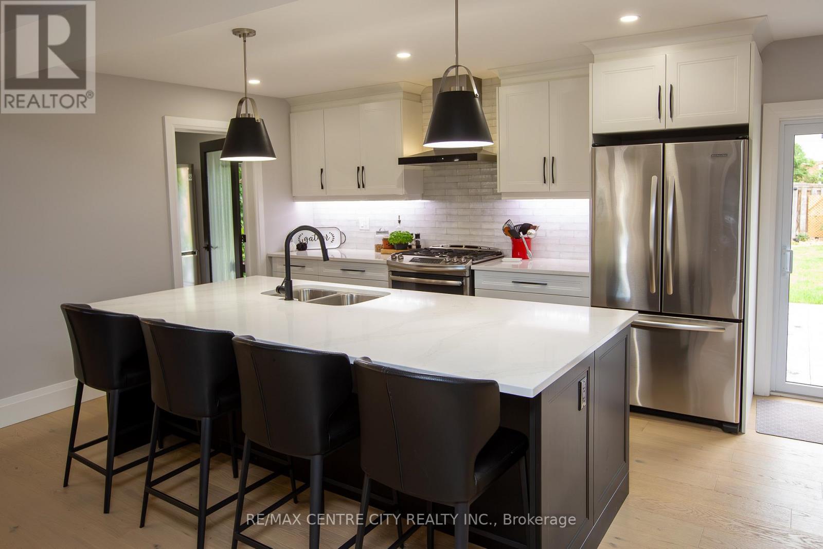 41 Milford Crescent, London North, Ontario  N5X 1A9 - Photo 4 - X12543076