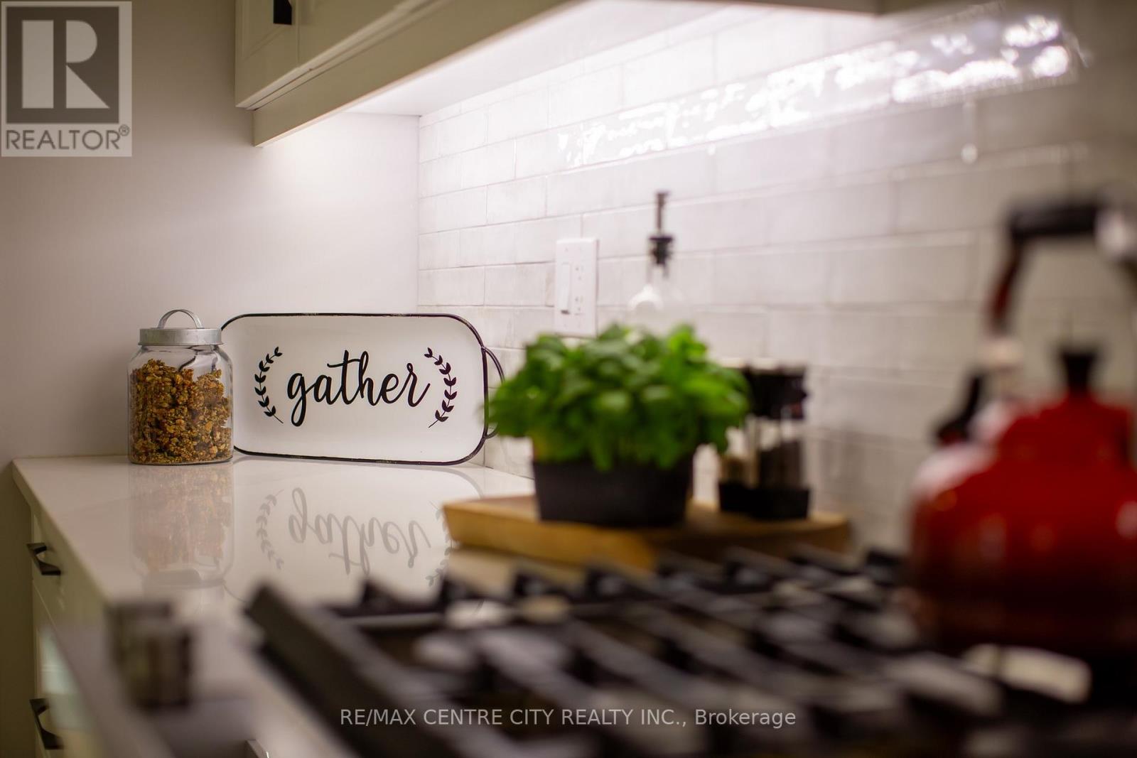 41 Milford Crescent, London North, Ontario  N5X 1A9 - Photo 5 - X12543076