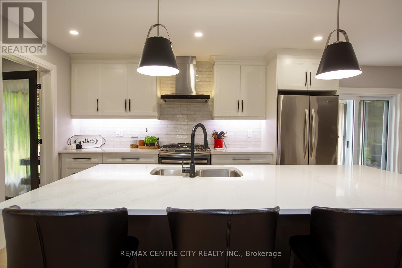 41 Milford Crescent, London North, Ontario  N5X 1A9 - Photo 6 - X12543076