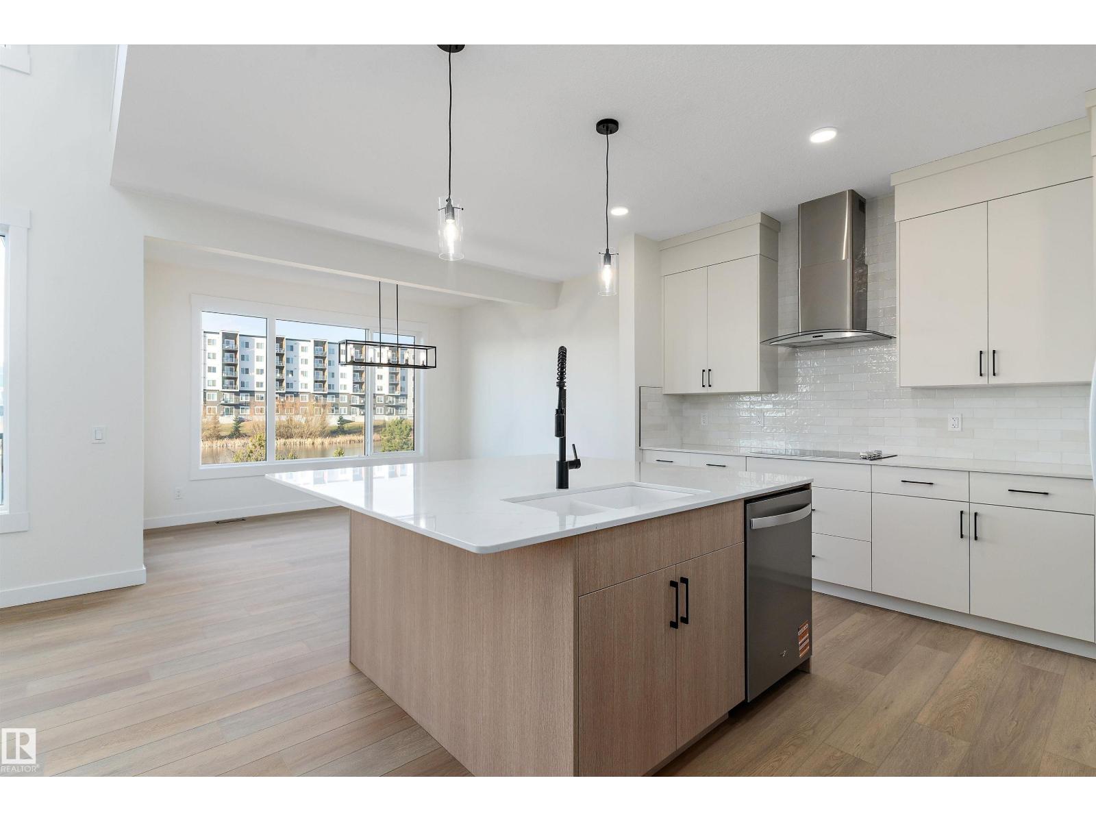 1084 Cristall Crescent Sw, Edmonton, Alberta  T6W 5S8 - Photo 13 - E4465646