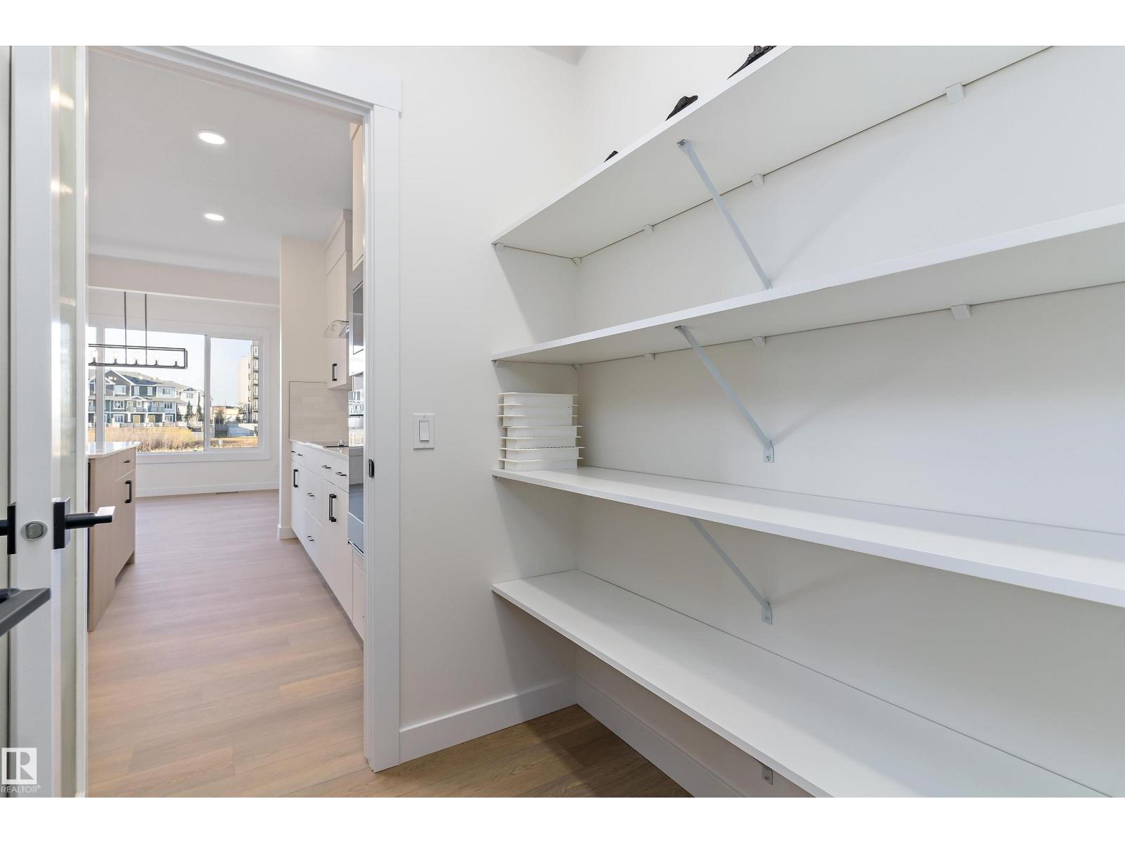 1084 Cristall Crescent Sw, Edmonton, Alberta  T6W 5S8 - Photo 14 - E4465646