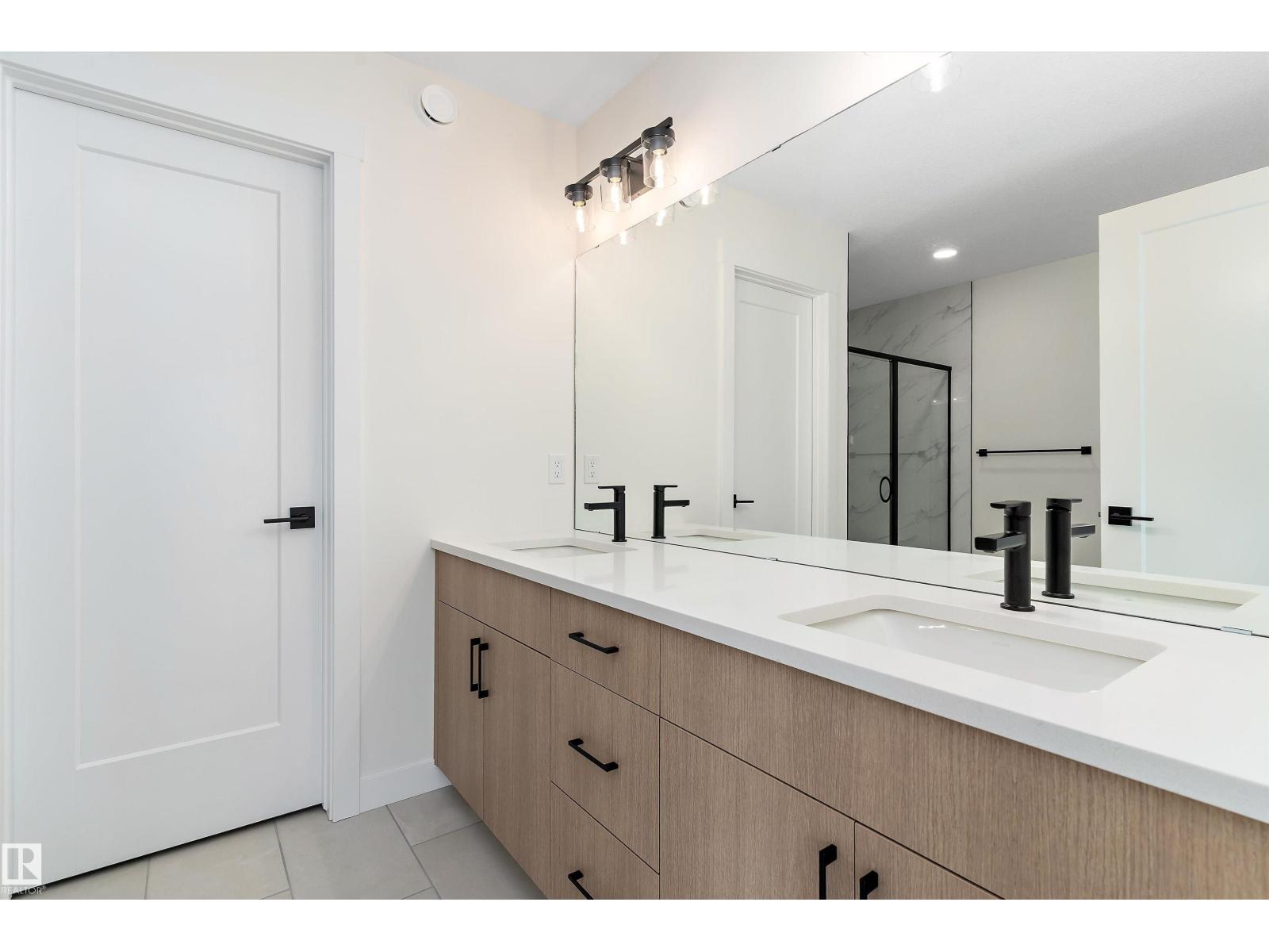 1084 Cristall Crescent Sw, Edmonton, Alberta  T6W 5S8 - Photo 41 - E4465646