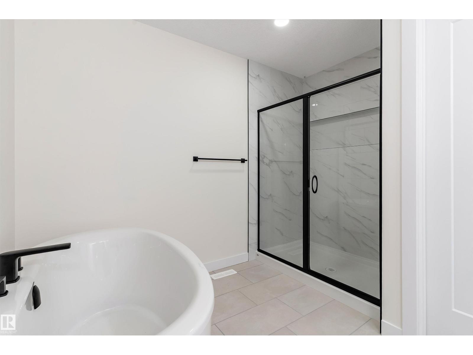 1084 Cristall Crescent Sw, Edmonton, Alberta  T6W 5S8 - Photo 42 - E4465646