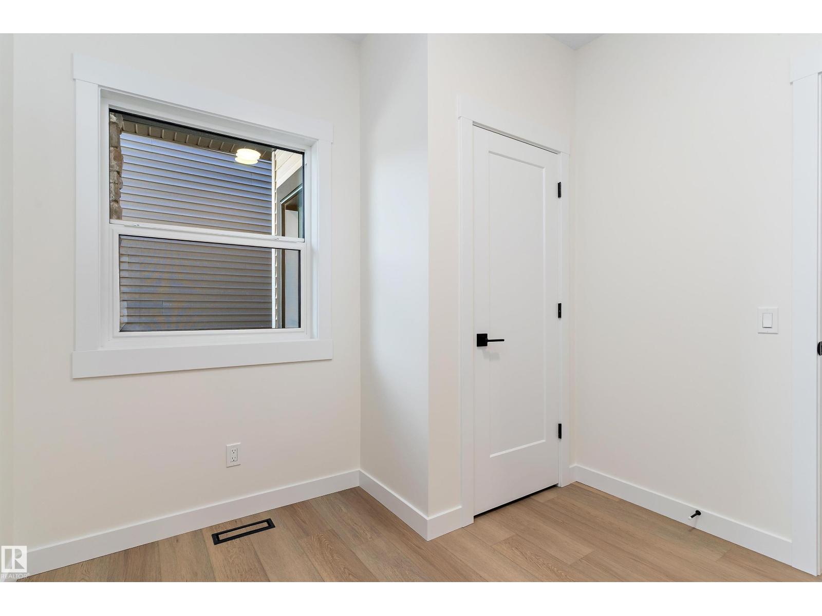 1084 Cristall Crescent Sw, Edmonton, Alberta  T6W 5S8 - Photo 6 - E4465646