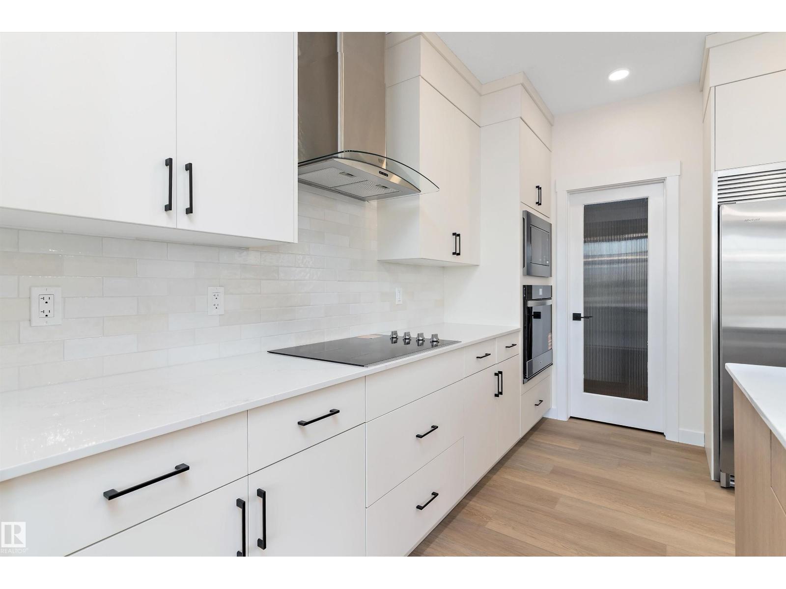 1084 Cristall Crescent Sw, Edmonton, Alberta  T6W 5S8 - Photo 9 - E4465646