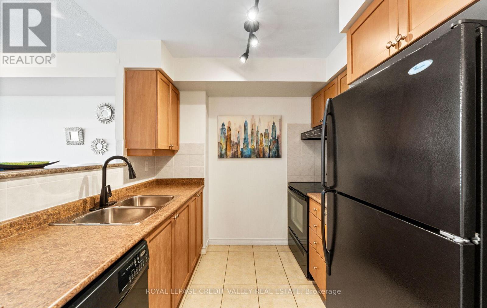 2023 - 700 Humberwood Boulevard Se, Toronto, Ontario  M9W 7J4 - Photo 23 - W12305049