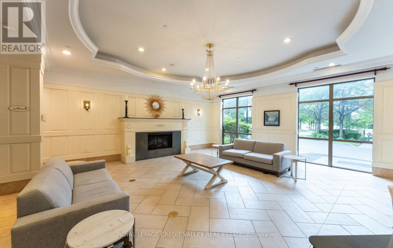 2023 - 700 Humberwood Boulevard Se, Toronto, Ontario  M9W 7J4 - Photo 5 - W12305049