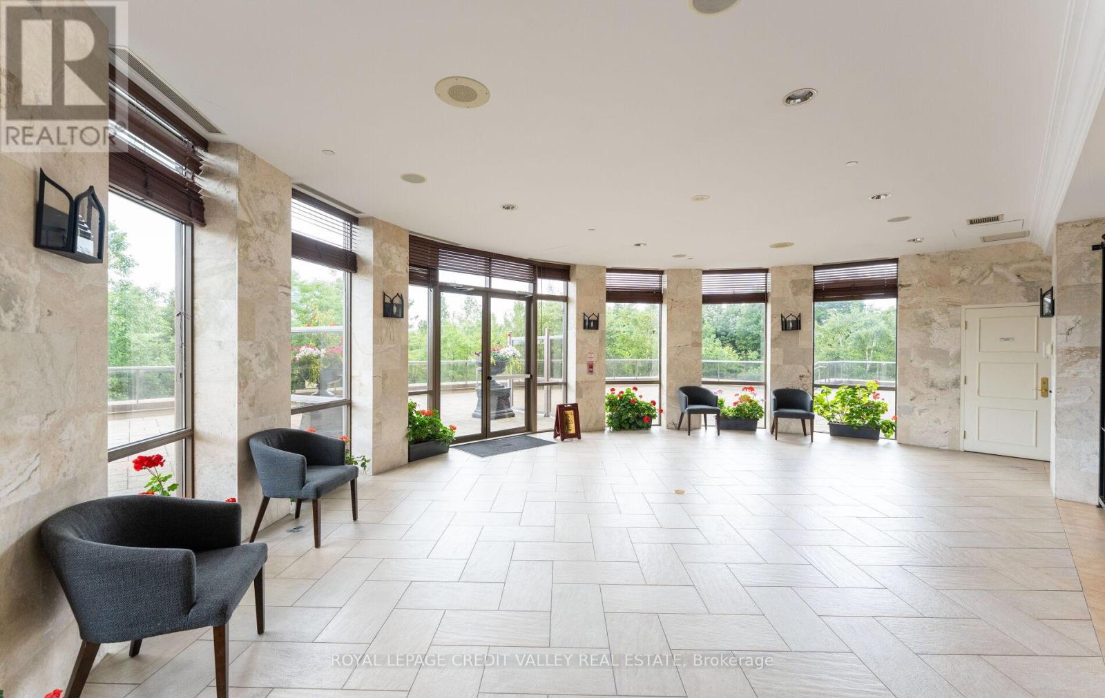 2023 - 700 Humberwood Boulevard Se, Toronto, Ontario  M9W 7J4 - Photo 6 - W12305049