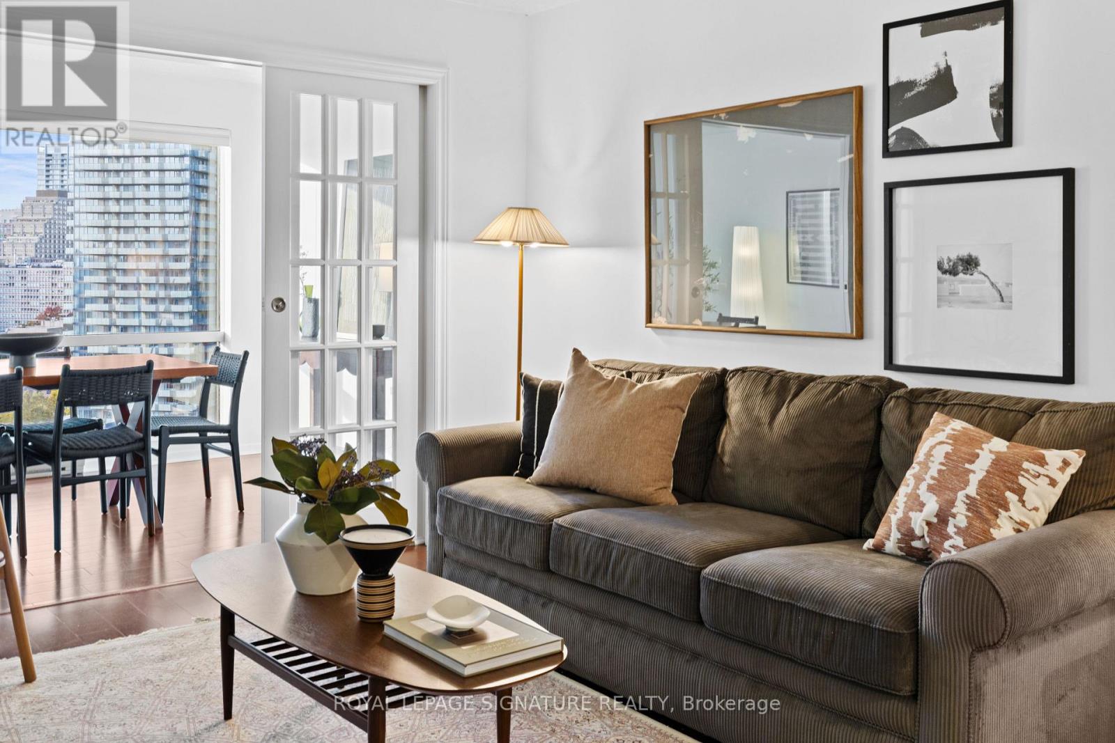 1815 - 1001 Bay Street, Toronto, Ontario  M5S 3A6 - Photo 9 - C12512676