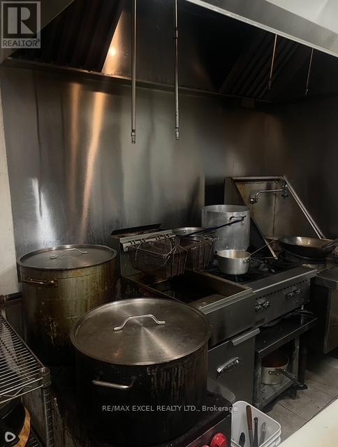 246 - 7181 Yonge Street, Markham, Ontario  L3T 0C5 - Photo 2 - N12277476