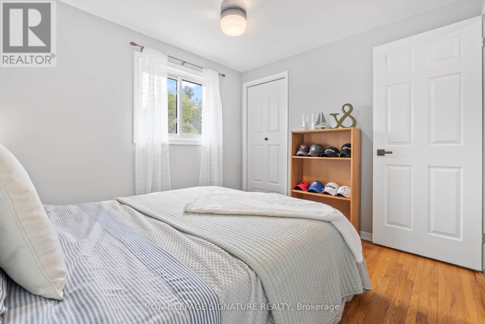 9 Faludon Drive, Halton Hills, Ontario  L7G 1H6 - Photo 17 - W12542888