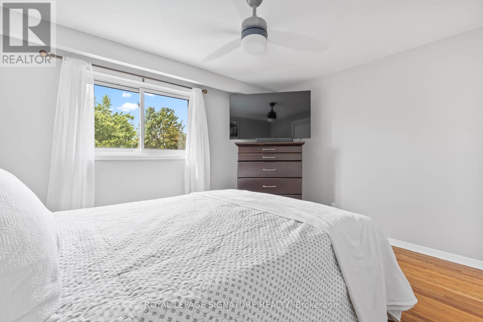 9 Faludon Drive, Halton Hills, Ontario  L7G 1H6 - Photo 19 - W12542888