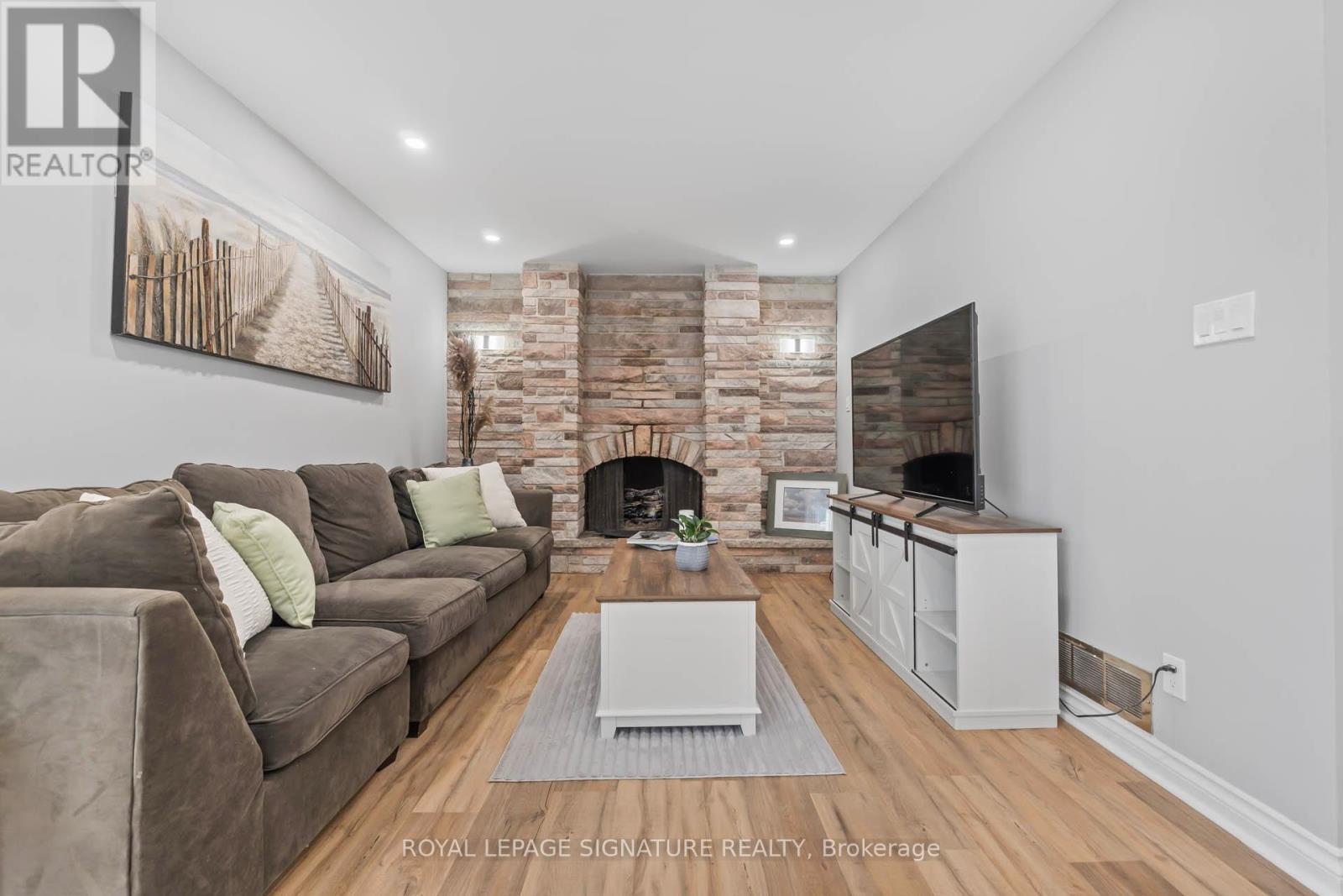 9 Faludon Drive, Halton Hills, Ontario  L7G 1H6 - Photo 24 - W12542888