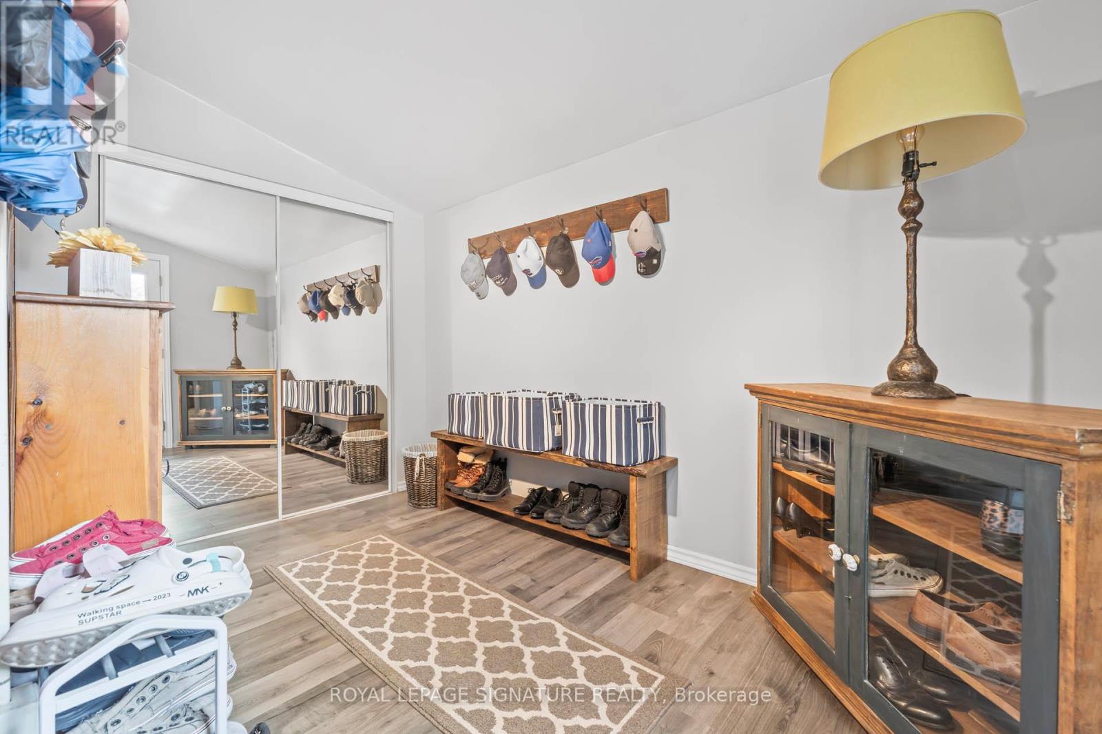 9 Faludon Drive, Halton Hills, Ontario  L7G 1H6 - Photo 29 - W12542888