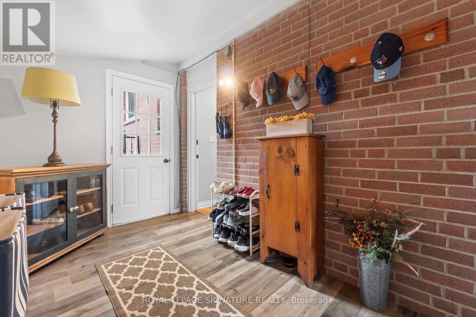 9 Faludon Drive, Halton Hills, Ontario  L7G 1H6 - Photo 30 - W12542888