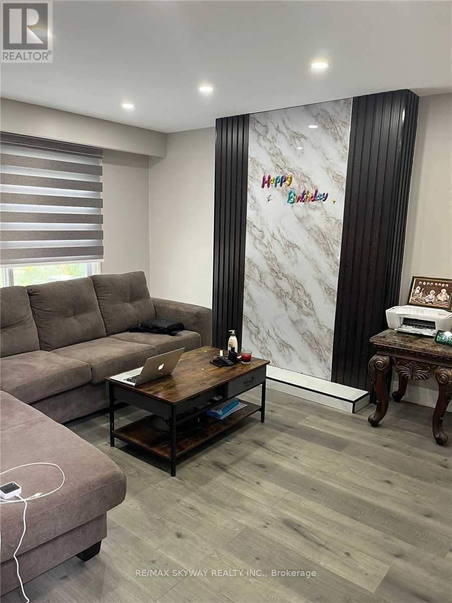 33 Mackay Street, Brampton, Ontario  L6S 3P8 - Photo 10 - W12542904