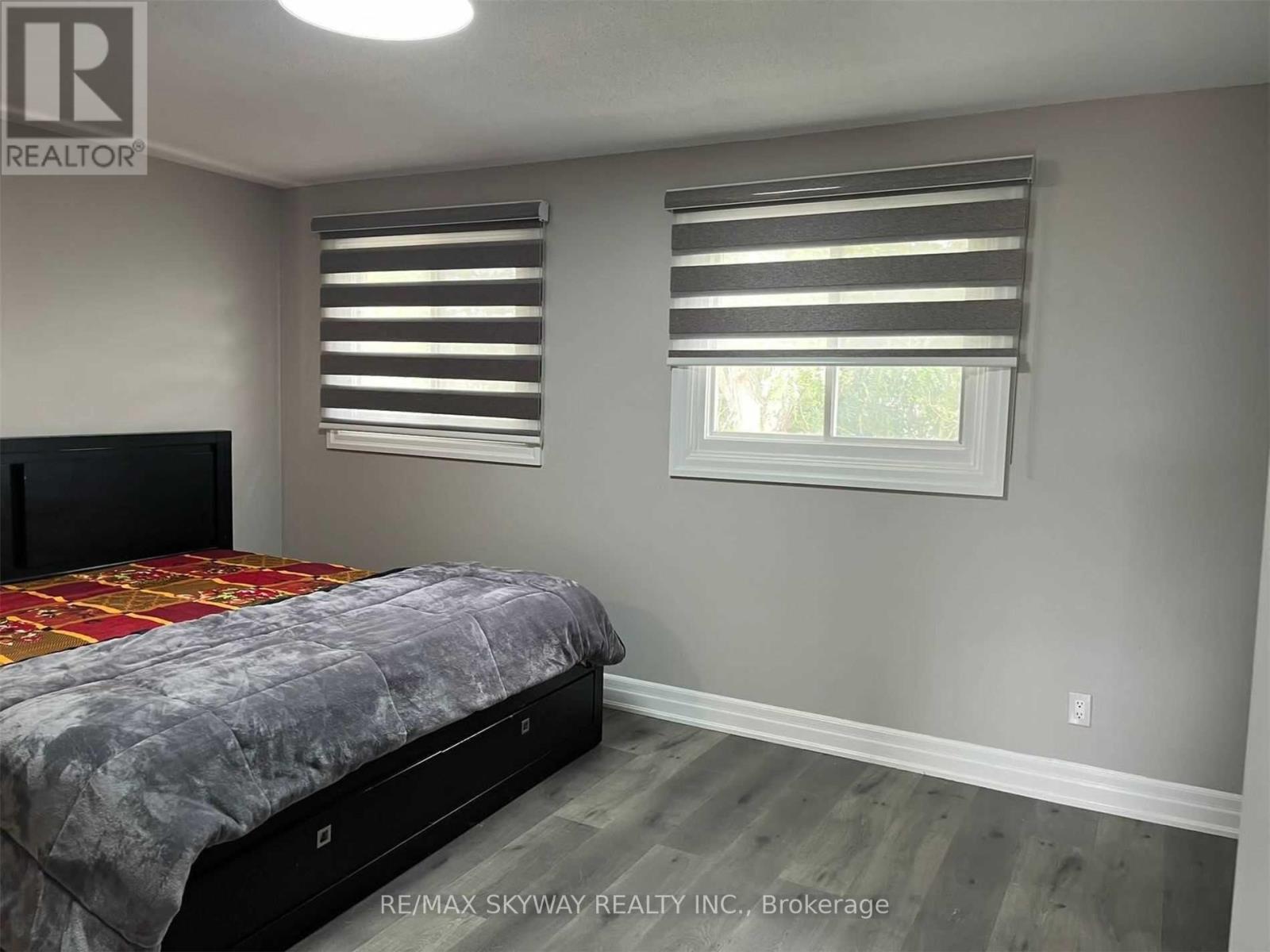 33 Mackay Street, Brampton, Ontario  L6S 3P8 - Photo 3 - W12542904