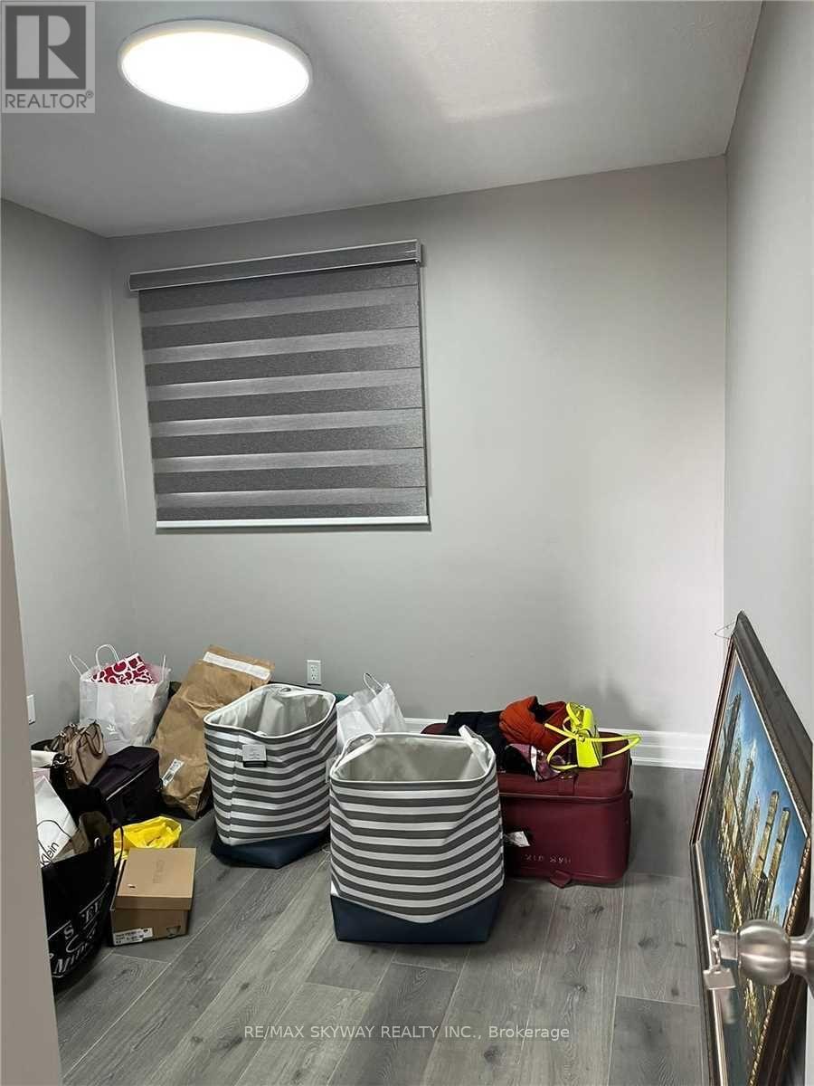 33 Mackay Street, Brampton, Ontario  L6S 3P8 - Photo 6 - W12542904