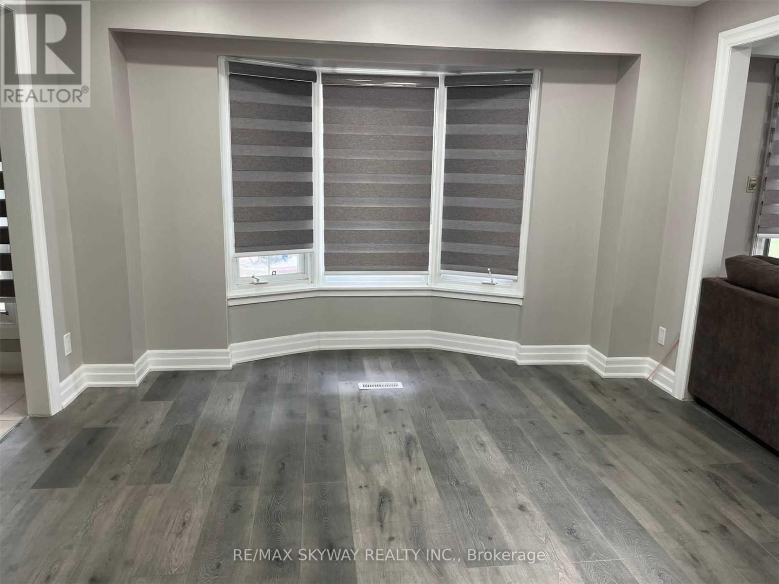 33 Mackay Street, Brampton, Ontario  L6S 3P8 - Photo 9 - W12542904