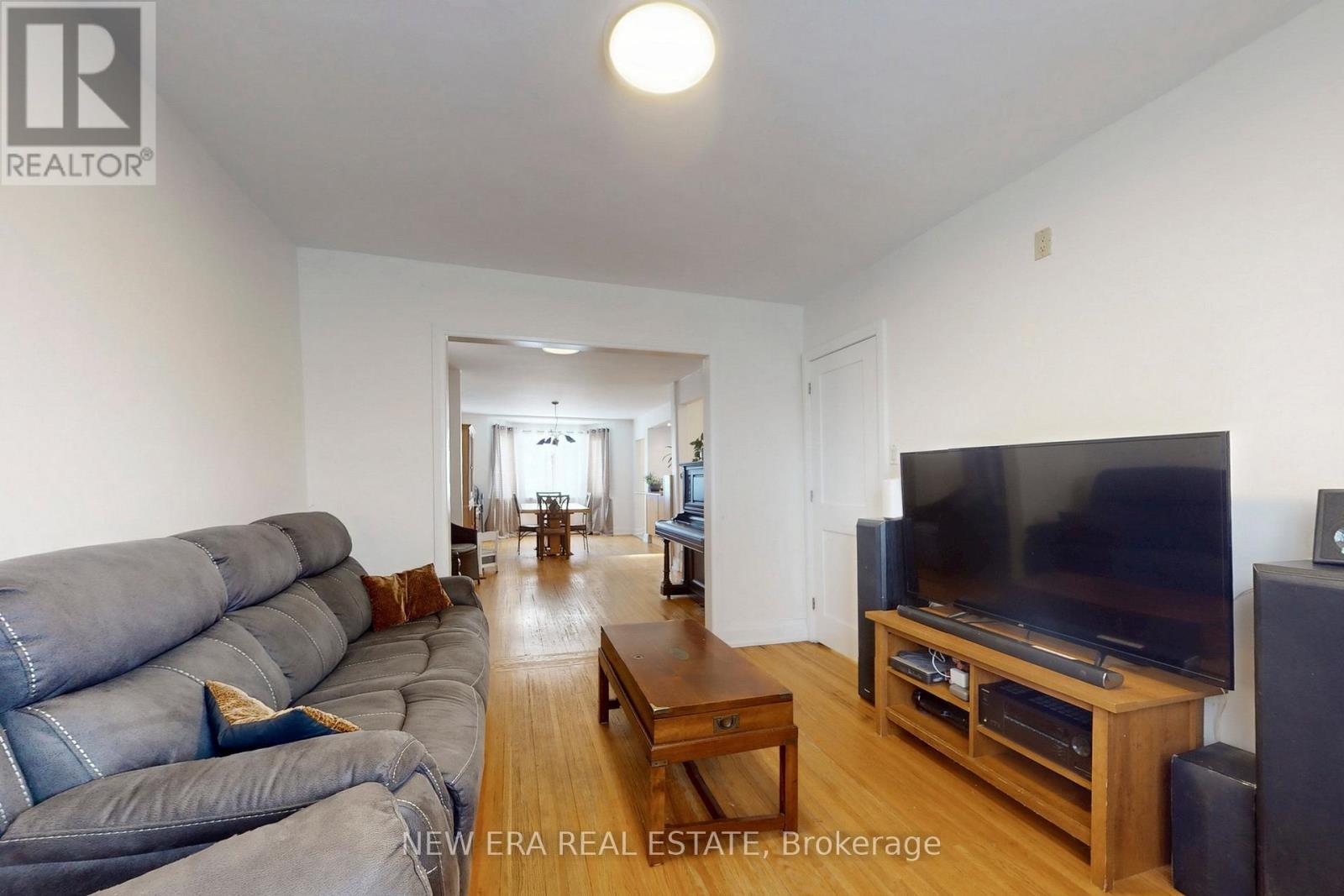 80 Renfield Street, Toronto, Ontario  M6M 4V7 - Photo 7 - W12542910