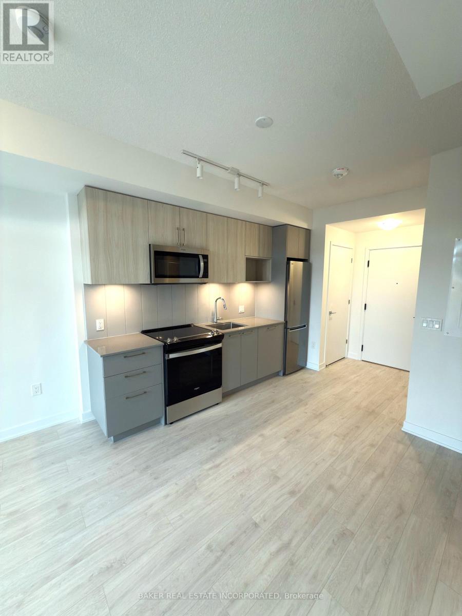 310 - 500 Plains Road E, Burlington, Ontario  L7T 2E1 - Photo 3 - W12542946