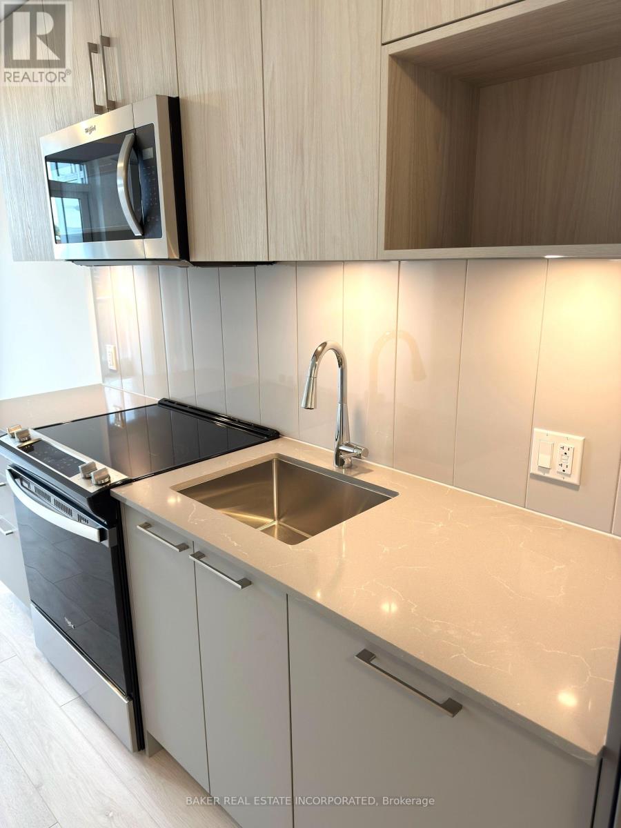 310 - 500 Plains Road E, Burlington, Ontario  L7T 2E1 - Photo 4 - W12542946