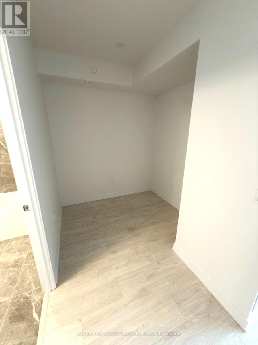 310 - 500 Plains Road E, Burlington, Ontario  L7T 2E1 - Photo 8 - W12542946